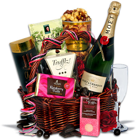 Anniversary Gift Baskets on In Most Romantic Gift Baskets Alcoholic Beverages And Chocolates Are